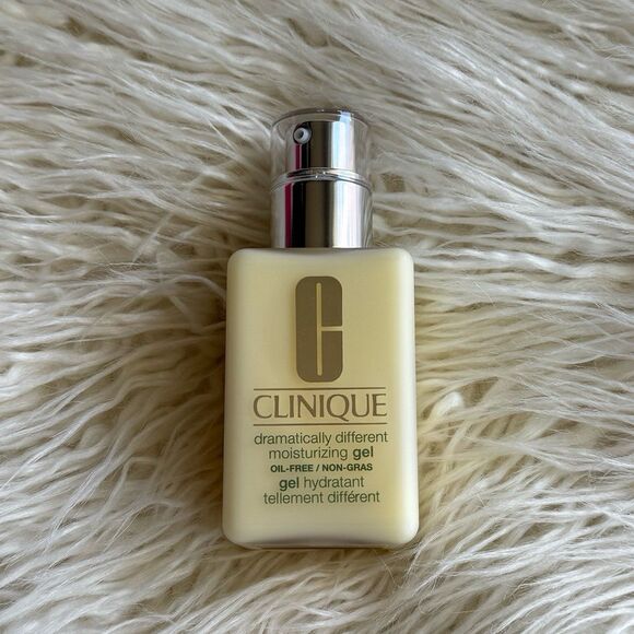 CLINIQUE Dramatically Different Moisturizing Gel for Skin Barrier Repair 4.2 oz - Picture 6 of 12